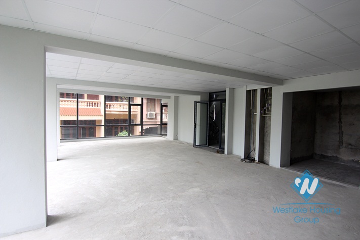100sqm office for rent in Hoang Quoc Viet